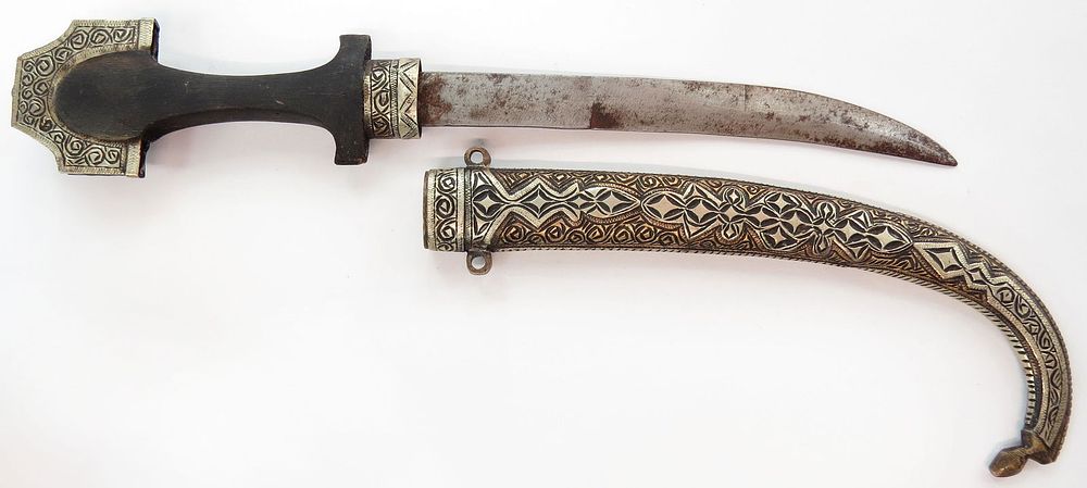 Lot 596: A MOROCCAN KOUMIYYA DAGGER