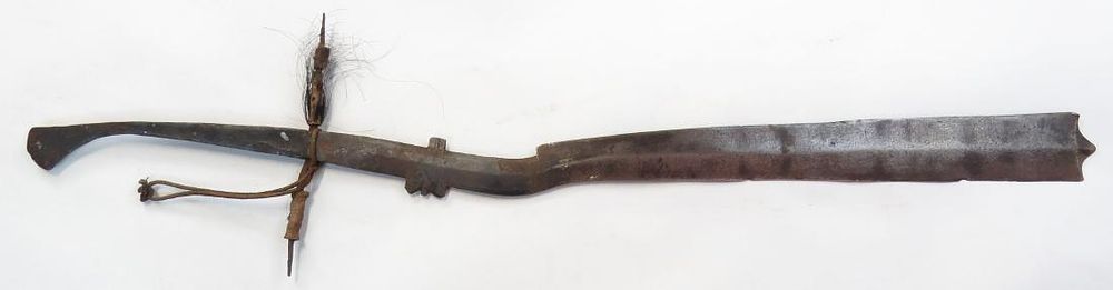 Lot 188: A RARE NAGA HEADHUNTER TWO-HANDED DAO SWORD