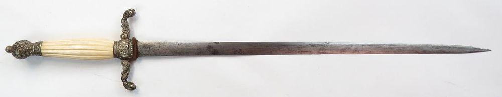 Lot 318: A CONTINENTAL BAROQUE DAGGER