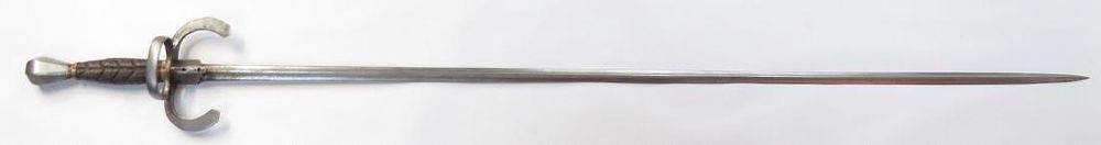 Lot 364: A RARE SAXON ESTOC SWORD