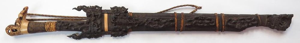 Lot 391: A DAYAK PARANG IHLANG SWORD