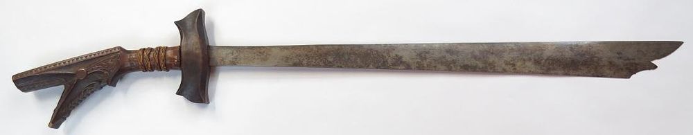 Lot 406: A MORO KAMPILAN SWORD