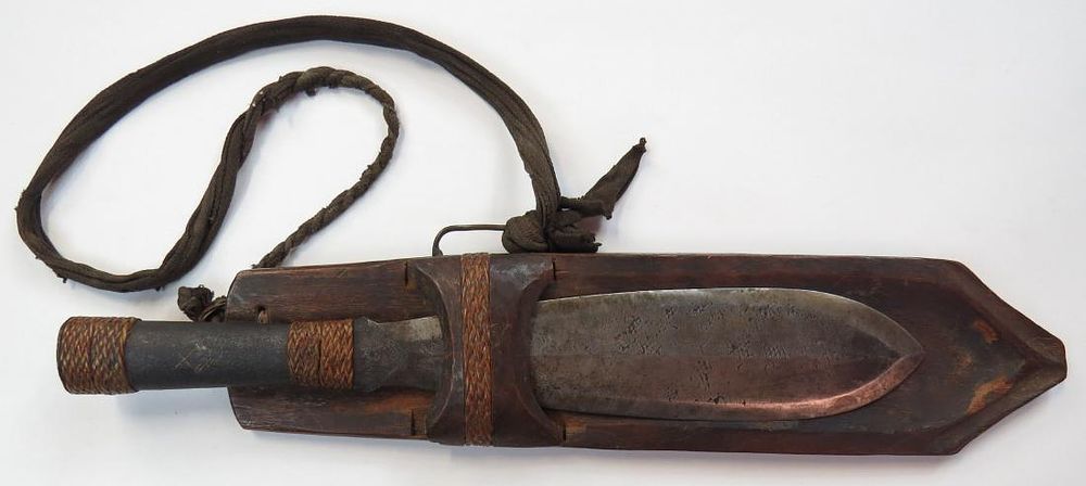 Lot 447: A PHILIPPINES HINALUNG DAGGER