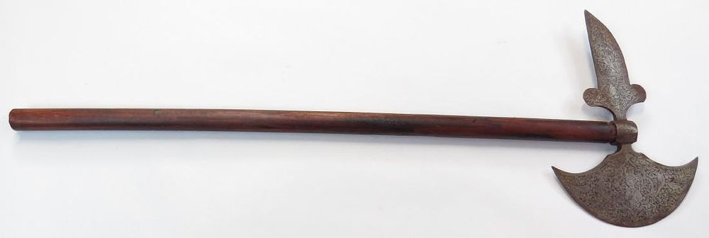 Lot 487: A SUDANESE BATTLEAXE