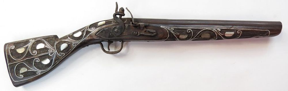 Lot 579: A REPLICA OTTOMAN BLUNDERBUSS