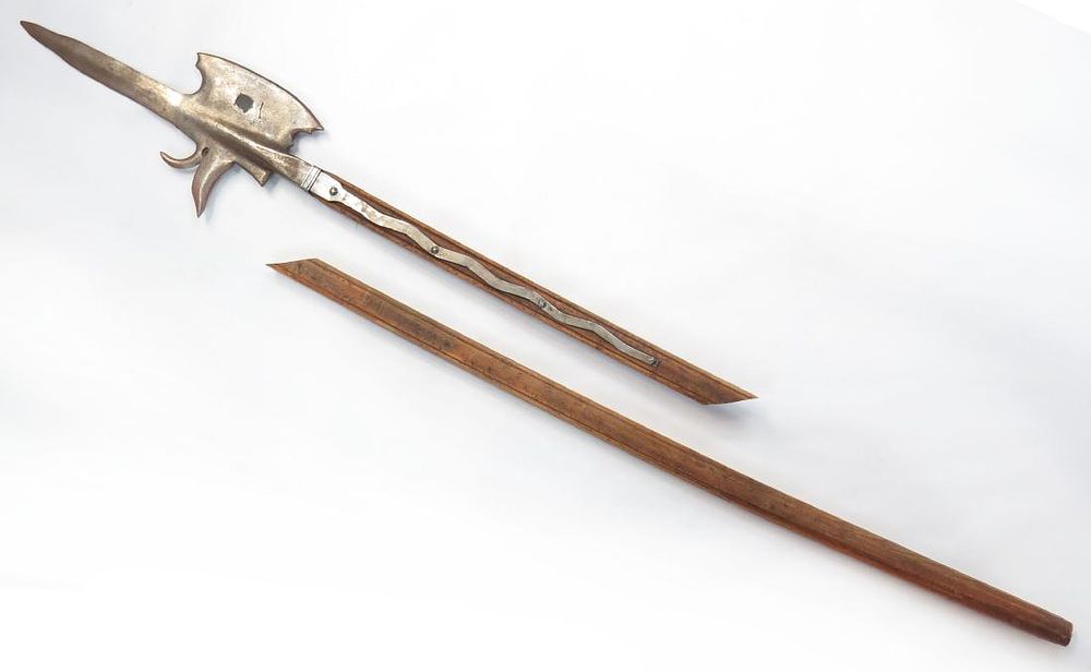 Lot 587: A REPLICA HALBERD