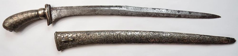 Lot 182: A FINE SUMATRAN PEDANG LURUS SWORD