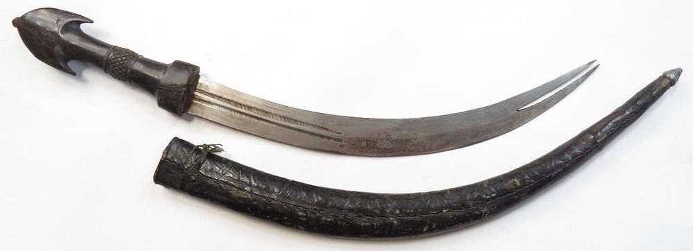 Lot 224: AN IRAQI DAGGER