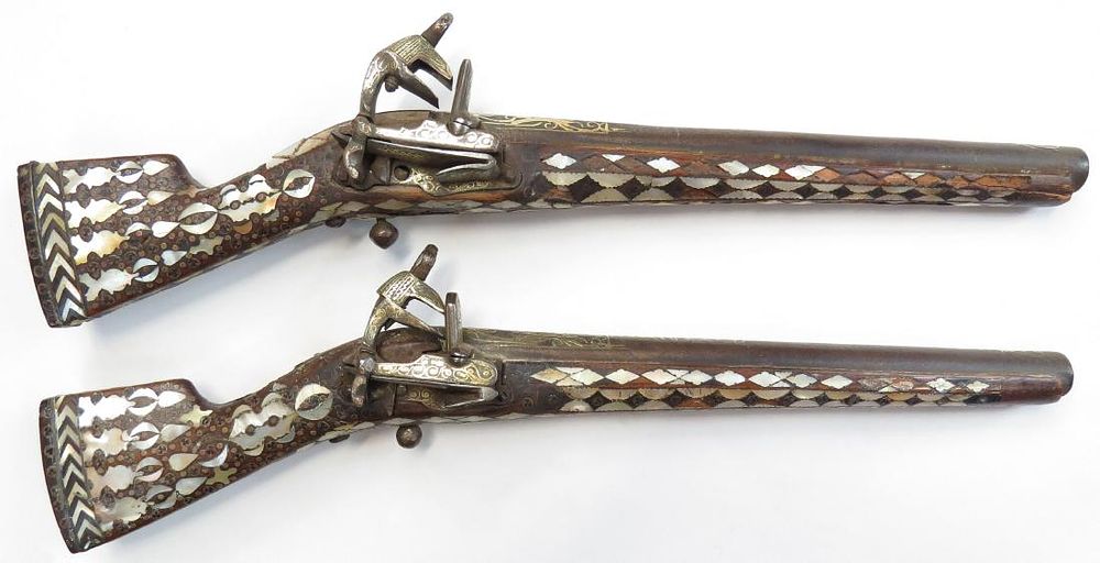 Lot 300: A PAIR OF CAUCASIAN BLUNDERBUSS PISTOLS