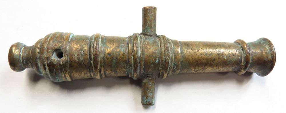 Lot 324: A SUMATRAN RAIL CANNON