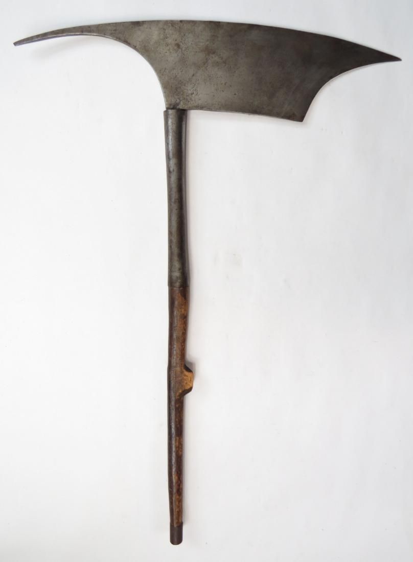 Lot 356: A PHILIPPINES KALINGA HEAD AXE