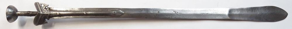 Lot 363: A SOUTH INDIAN PATISSA SWORD