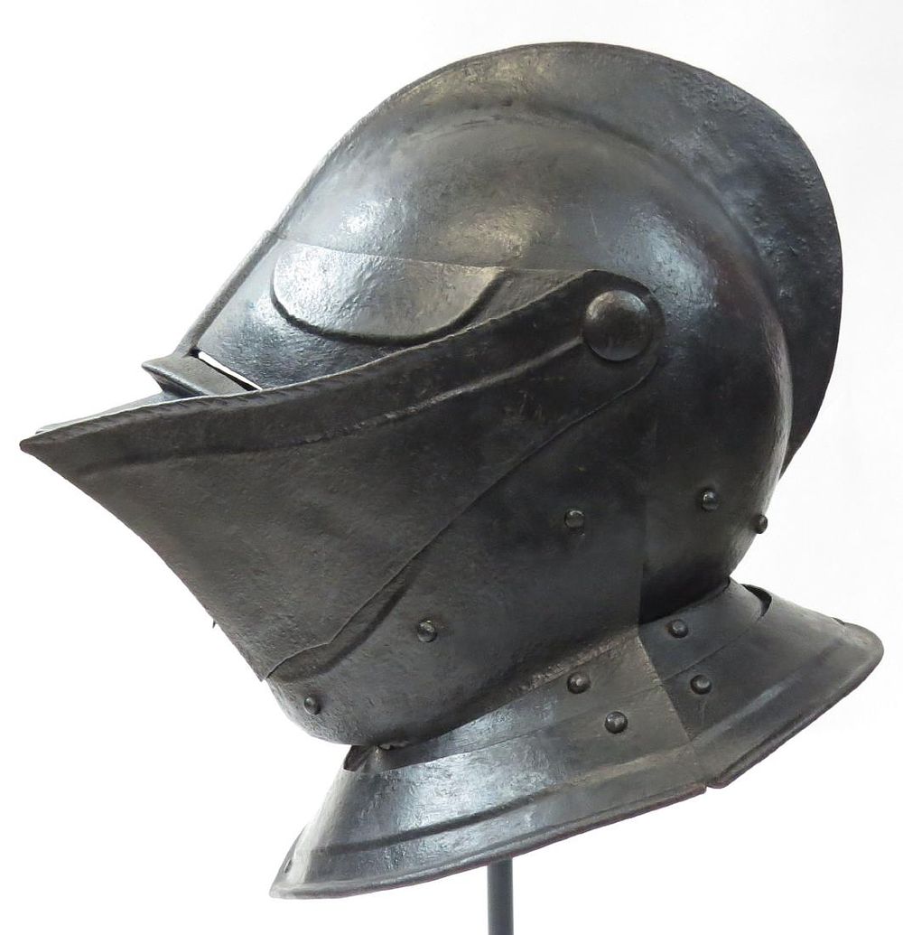 Lot 388: A RARE NORTHERN EUROPEAN CLOSE HELMET