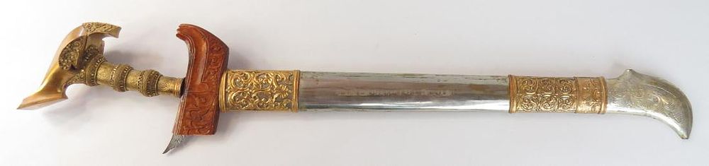 Lot 422: A MORO KRIS SWORD