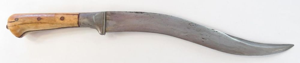 Lot 429: AN INDIAN ZIRAH BOUK DAGGER