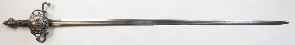 Lot 434: AN ITALIAN RAPIER SWORD