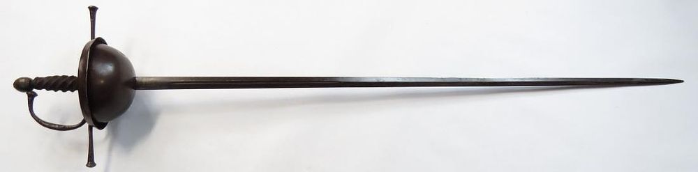 Lot 444: A SPANISH CUPHILT RAPIER