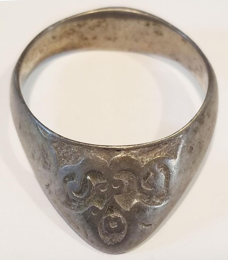 Lot 463: A RARE OTTOMAN ARCHERS RING