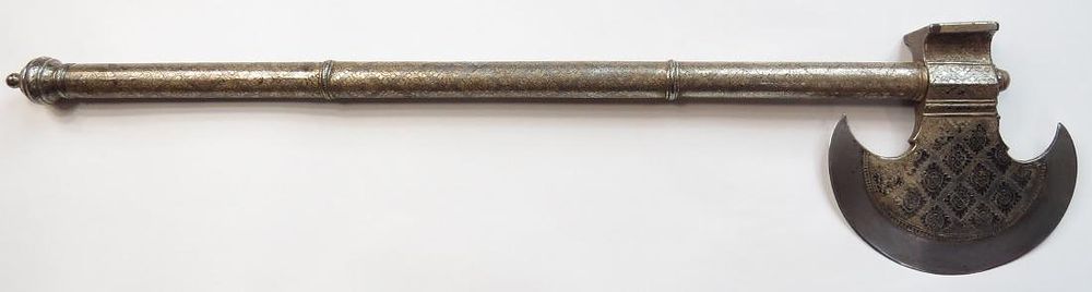 Lot 479: AN INDIAN BATTLEAXE