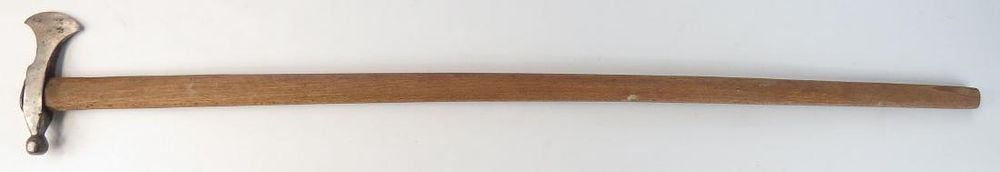 Lot 556: A HUNGARIAN FOKOS AXE