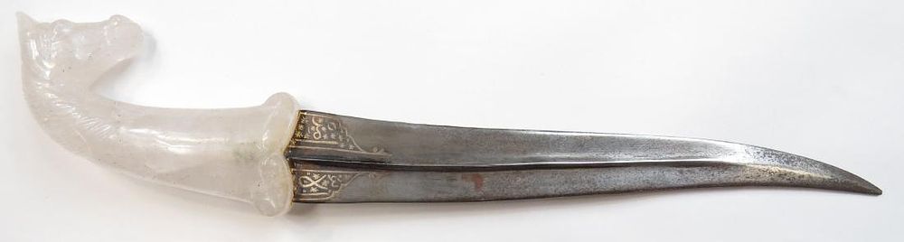 Lot 564: AN INDIAN KHANJAR DAGGER