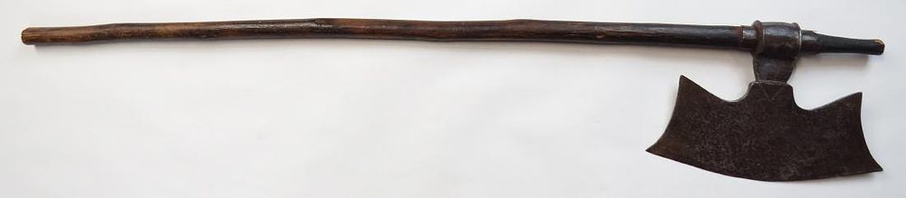 Lot 568: A RARE INDIAN BATTLEAXE