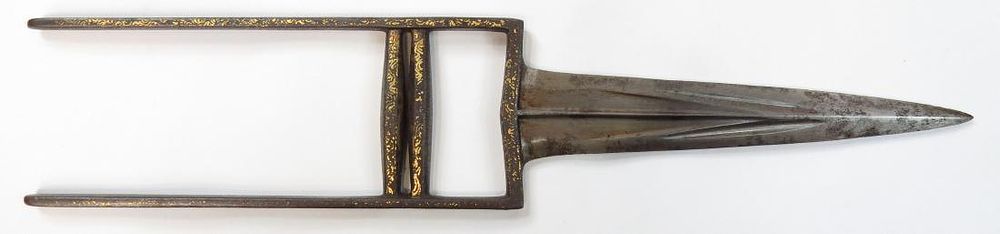 Lot 590: AN INDIAN KATAR DAGGER