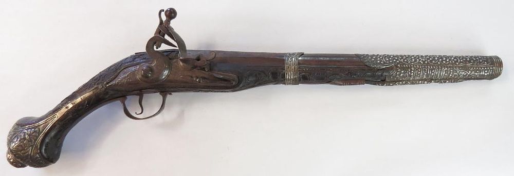 Lot 163: AN OTTOMAN FLINTLOCK KUBUR PISTOL