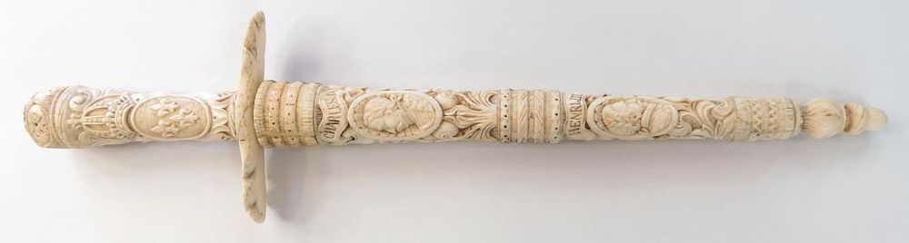 Lot 172: A FINE FRENCH DAGGER