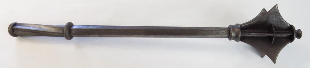 Lot 180: A GOTHIC MACE