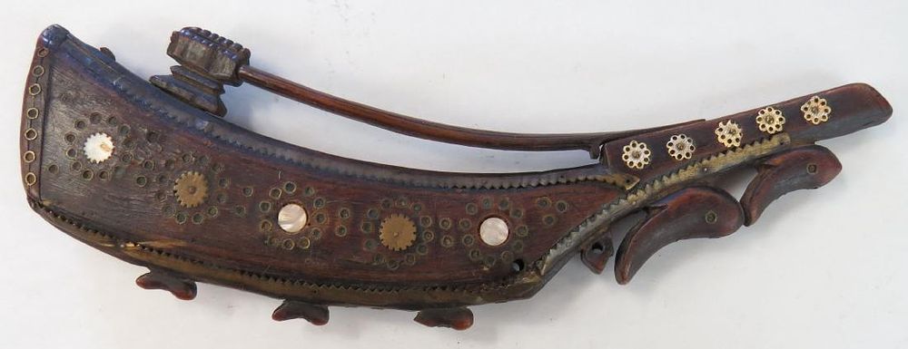 Lot 193: A RARE AFGHAN PRIMING FLASK