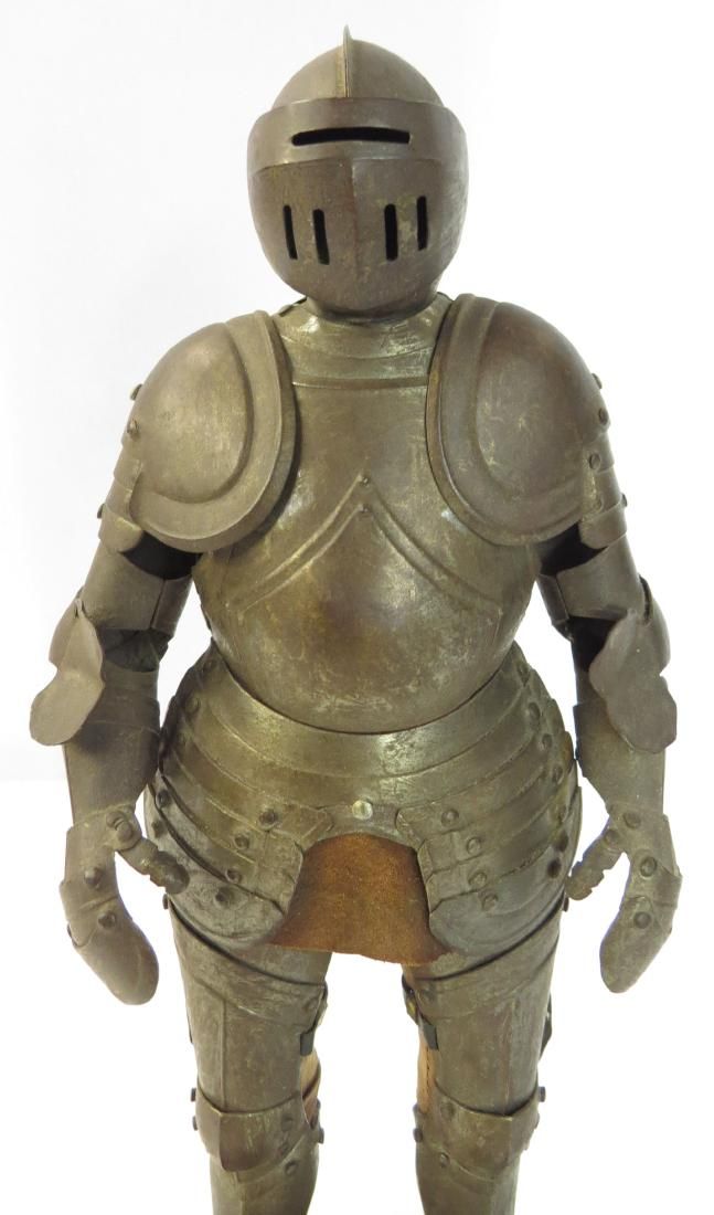 Lot 204: A VICTORIAN-ERA MINIATURE ARMOR
