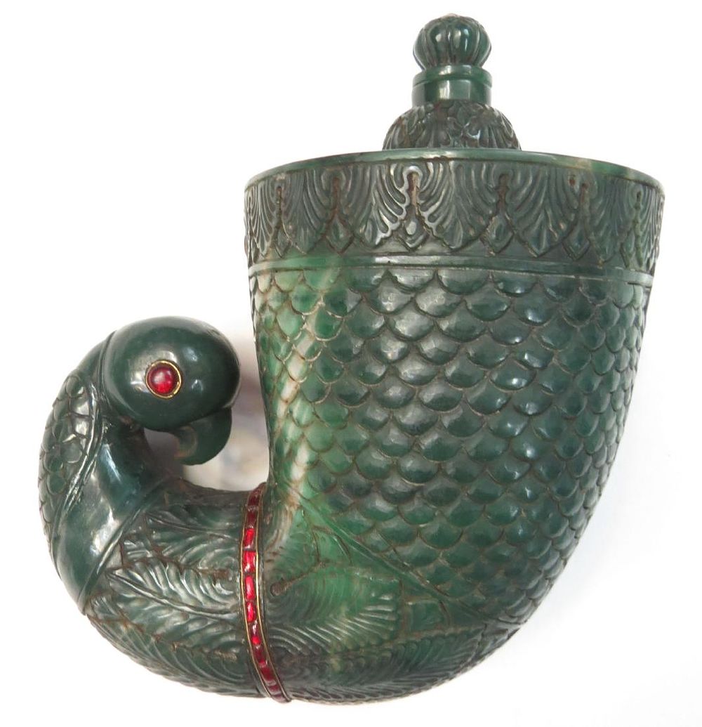 Lot 214: A RARE INDIAN STONE BARUTDAN POWDERHORN