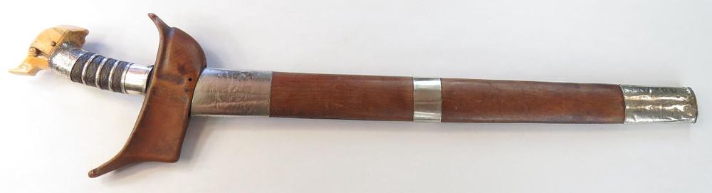 Lot 216: A MORO DATUS SWORD KRIS