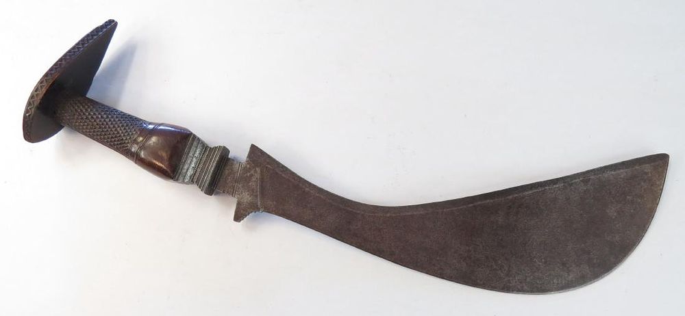 Lot 224: A SOUTH INDIAN AYDA KATTI SWORD