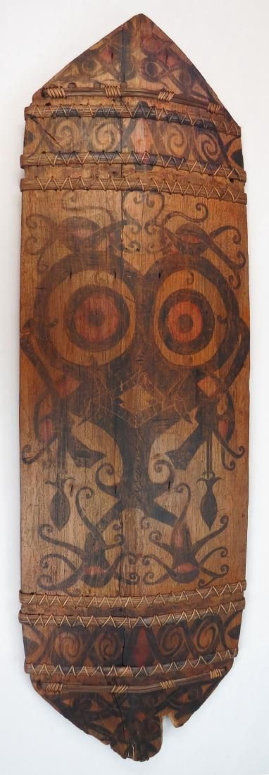 Lot 249: A RARE DAYAK KLIAU SHIELD