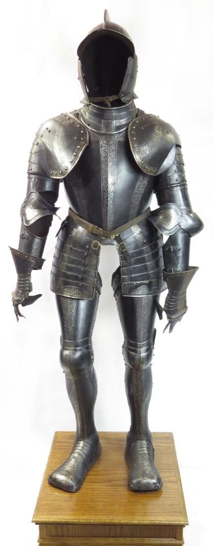 Lot 250: A FINE SUIT OF BLACK AND WHITE ARMOR