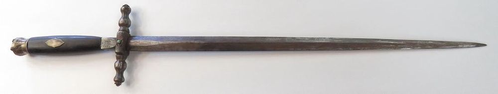 Lot 260: A HUNGARIAN NOBLEMANS DAGGER