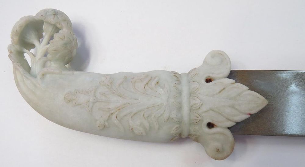 Lot 284: AN INDIAN JADE-HILTED SHAMSHIR SWORD