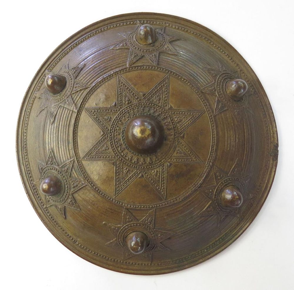 Lot 301: A SUMATRAN PEURISE LEMBAGA SHIELD