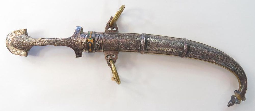 Lot 325: A MOROCCAN KOUMIYYA DAGGER