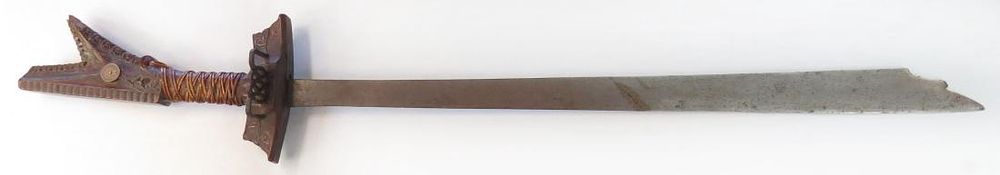 Lot 331: A MORO KAMPILAN SWORD