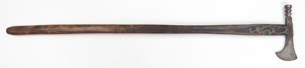 Lot 389: A HUNGARIAN FOKOS AXE