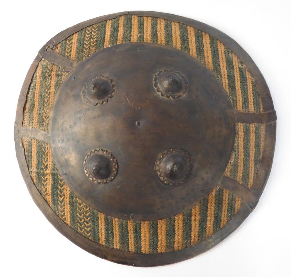Lot 406: AN AFGHAN SIPAR SHIELD