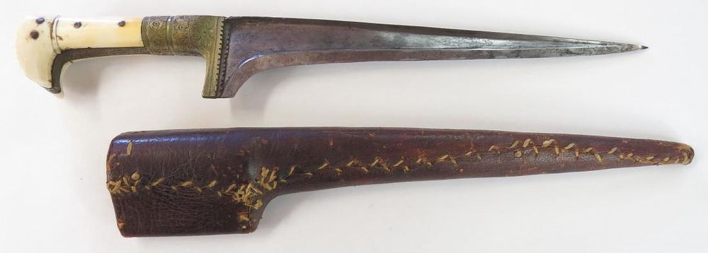 Lot 415: AN AFGHAN CHOORA DAGGER