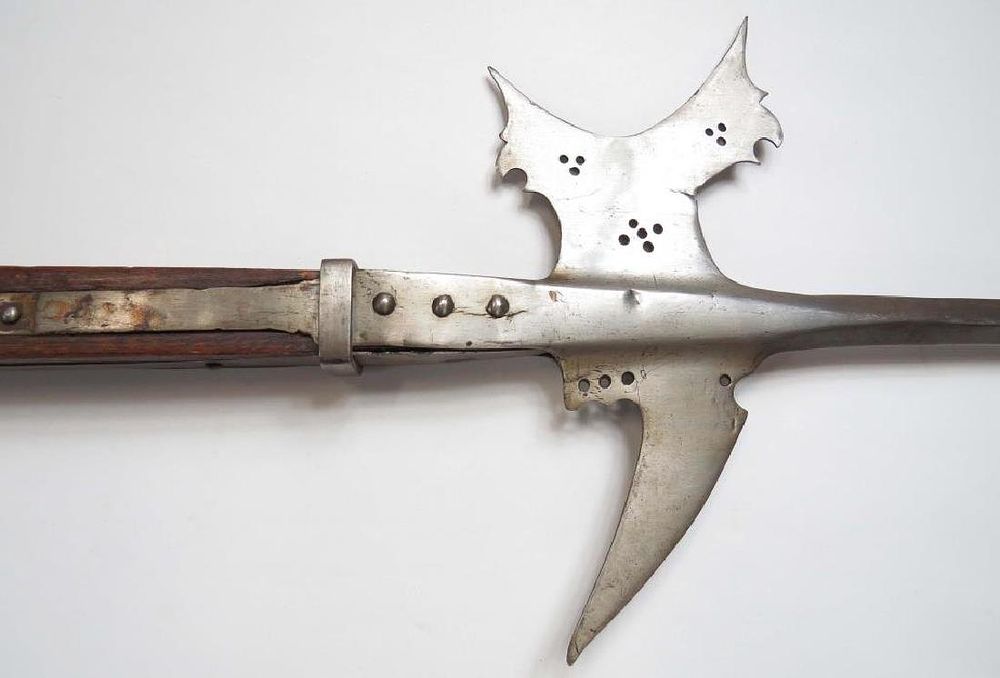 Lot 460: A SWISS HALBERD