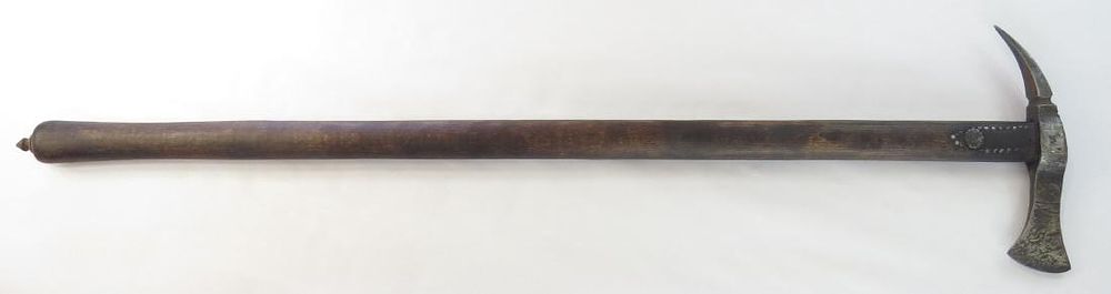Lot 478: A HUNGARIAN FOKOS AXE