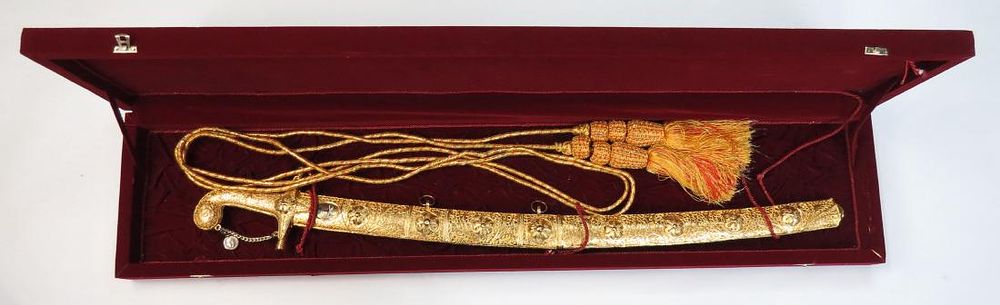 Lot 480: A CASED ARAB PRESENTATION SWORD