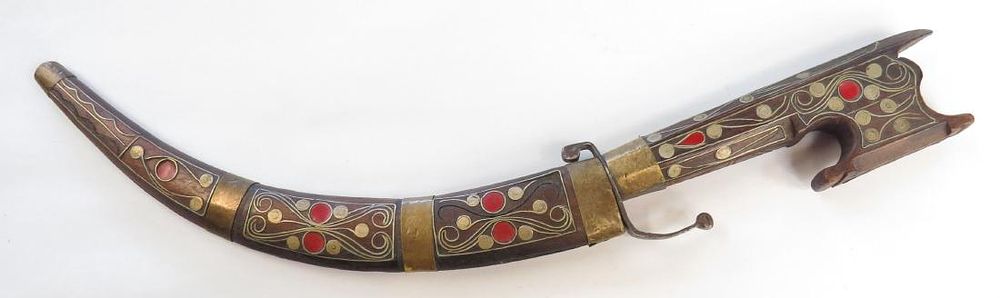 Lot 482: AN ALGERIAN NIMCHA DAGGER