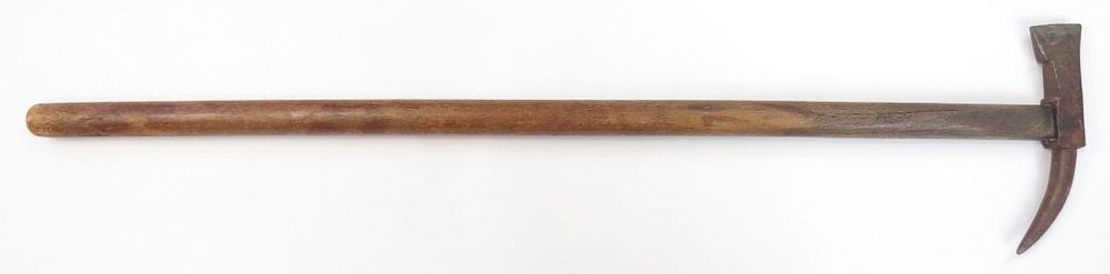 Lot 493: A HUNGARIAN FOKOS AXE